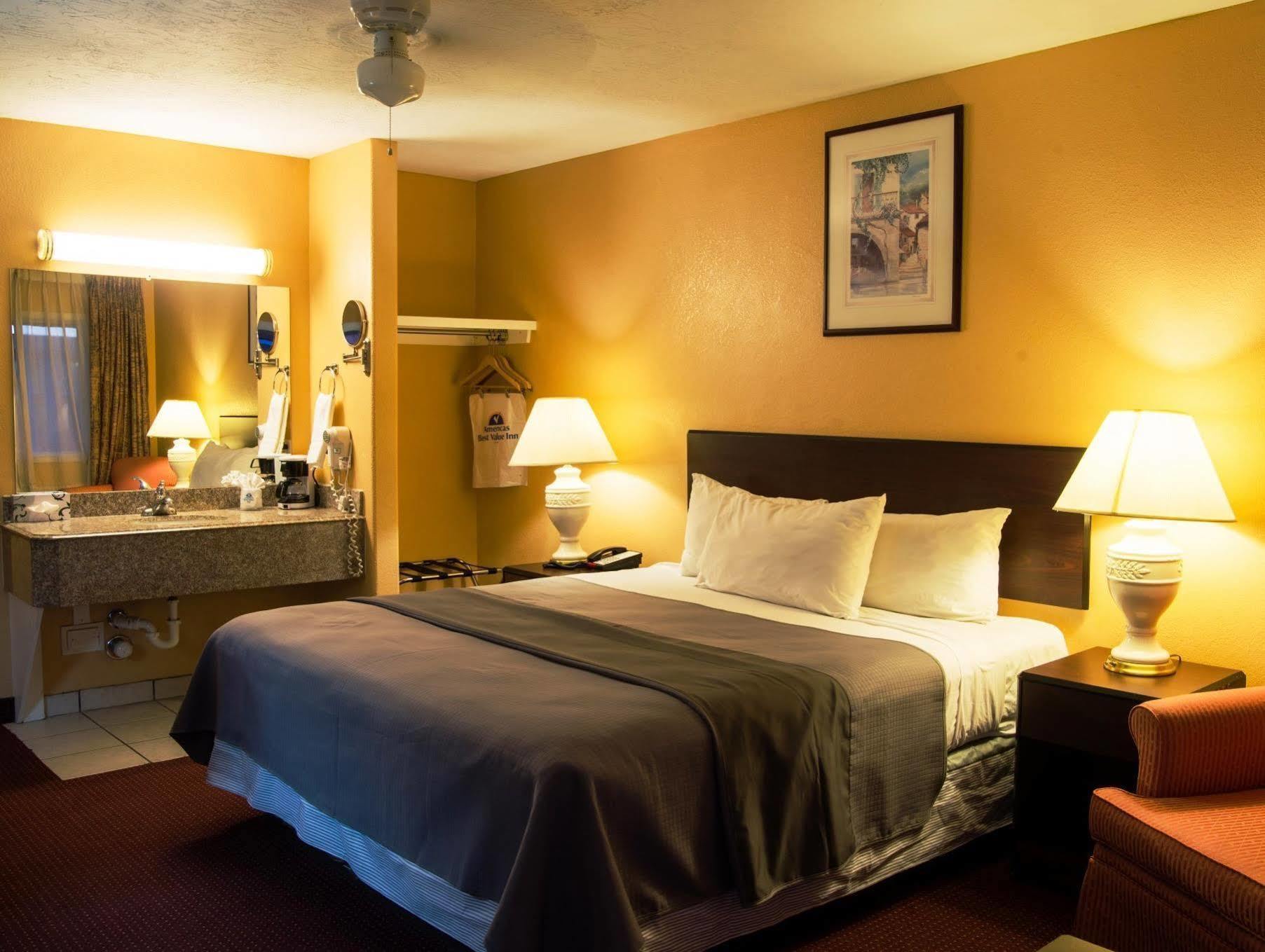 Baymont By Wyndham Socorro Motel Exterior foto